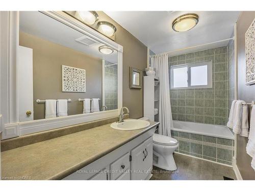 25 Caledon Crescent, Brampton, ON - Indoor Photo Showing Bathroom