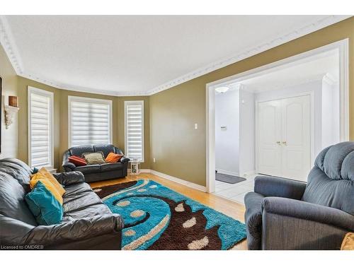 42 Tigerlily Place, Brampton, ON - Indoor Photo Showing Living Room