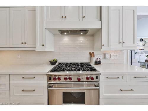 1502 Crescent Road, Mississauga, ON - Indoor Photo Showing Kitchen With Upgraded Kitchen