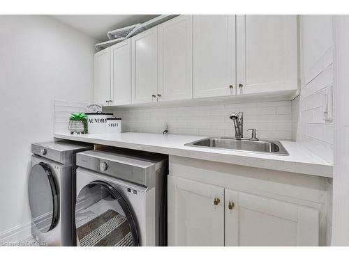 1502 Crescent Road, Mississauga, ON - Indoor Photo Showing Laundry Room