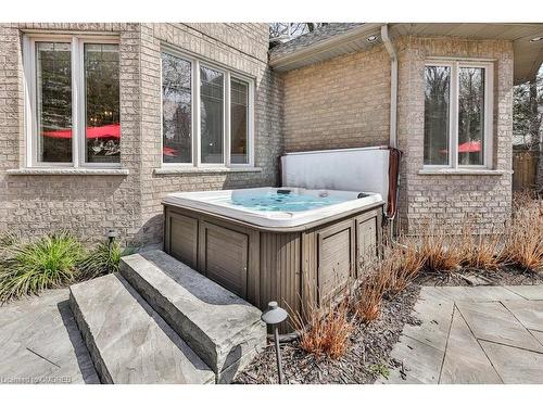 1502 Crescent Road, Mississauga, ON - Outdoor