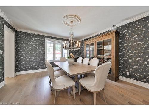 1502 Crescent Road, Mississauga, ON - Indoor Photo Showing Dining Room