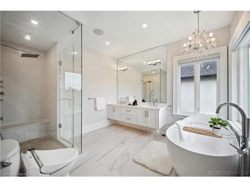 350 Weighton Drive, Oakville, ON - Indoor Photo Showing Bathroom