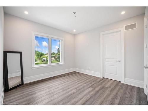 350 Weighton Drive, Oakville, ON - Indoor Photo Showing Other Room