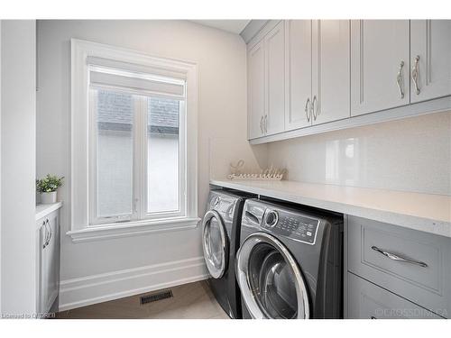 350 Weighton Drive, Oakville, ON - Indoor Photo Showing Laundry Room