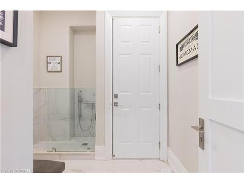 1325 Sheldon Avenue, Oakville, ON - Indoor Photo Showing Bathroom