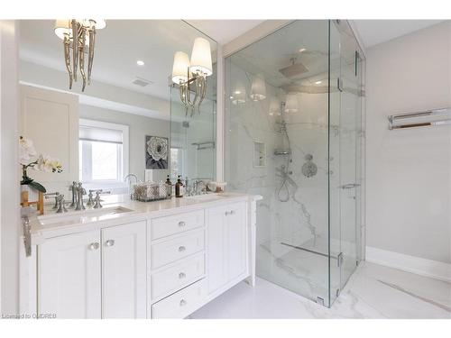 1325 Sheldon Avenue, Oakville, ON - Indoor Photo Showing Bathroom