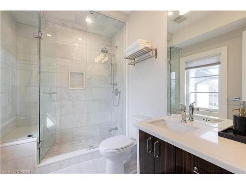 1325 Sheldon Avenue, Oakville, ON - Indoor Photo Showing Bathroom