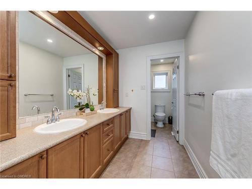 2316 Delnice Drive, Oakville, ON - Indoor Photo Showing Bathroom