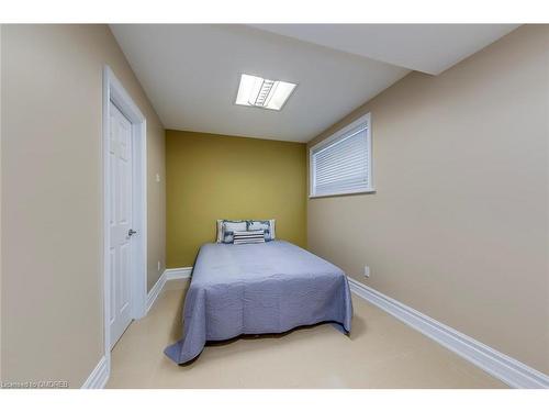 2316 Delnice Drive, Oakville, ON - Indoor Photo Showing Bedroom