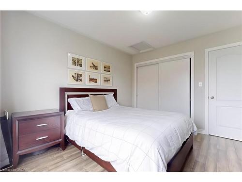 10-2468 Post Road, Oakville, ON - Indoor Photo Showing Bedroom