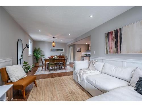 1 Picton Street W, Hamilton, ON - Indoor Photo Showing Living Room