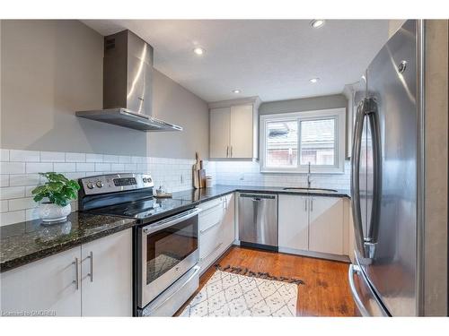 1 Picton Street W, Hamilton, ON - Indoor Photo Showing Kitchen With Upgraded Kitchen