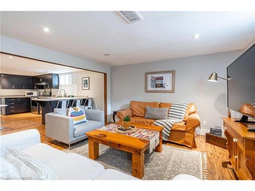 1 Picton Street W, Hamilton, ON - Indoor Photo Showing Living Room