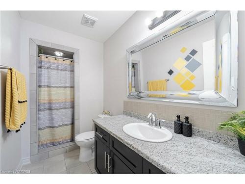 9 Santa Barbara Lane Lane, Hamilton, ON - Indoor Photo Showing Bathroom