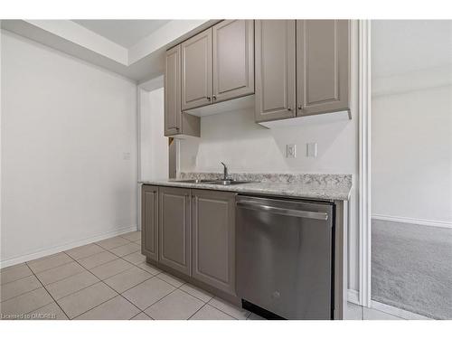 26 Bruton Street Street, Thorold, ON - Indoor Photo Showing Kitchen With Double Sink