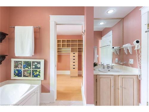 302 William Street, Oakville, ON - Indoor Photo Showing Bathroom