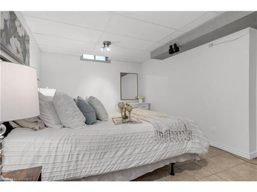 32 Reynier Drive, Brampton, ON - Indoor Photo Showing Bedroom