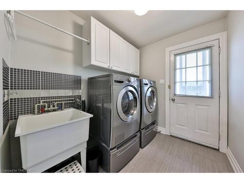 275 Chantenay Drive, Mississauga, ON - Indoor Photo Showing Laundry Room
