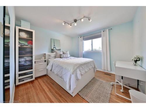 275 Chantenay Drive, Mississauga, ON - Indoor Photo Showing Bedroom