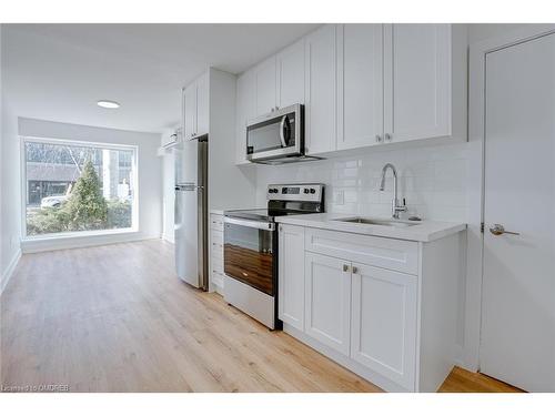 7-200 King Street, St. Catharines, ON - Indoor Photo Showing Kitchen