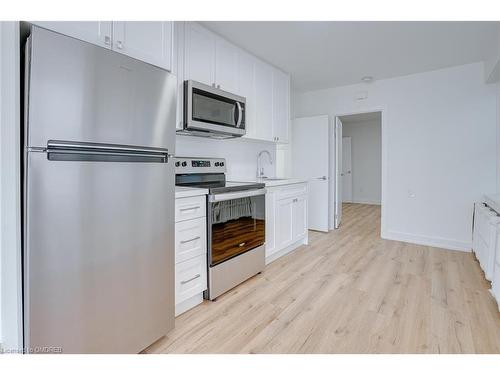 7-200 King Street, St. Catharines, ON - Indoor Photo Showing Kitchen