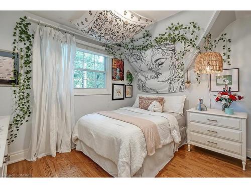 565 Patricia Drive, Oakville, ON - Indoor Photo Showing Bedroom