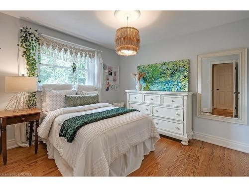 565 Patricia Drive, Oakville, ON - Indoor Photo Showing Bedroom