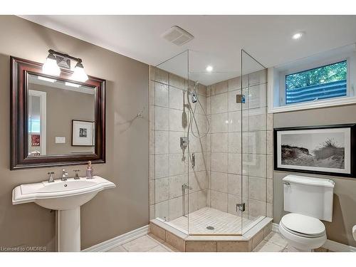 565 Patricia Drive, Oakville, ON - Indoor Photo Showing Bathroom