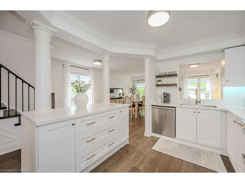 2095 Glenhampton Road, Oakville, ON - Indoor Photo Showing Kitchen