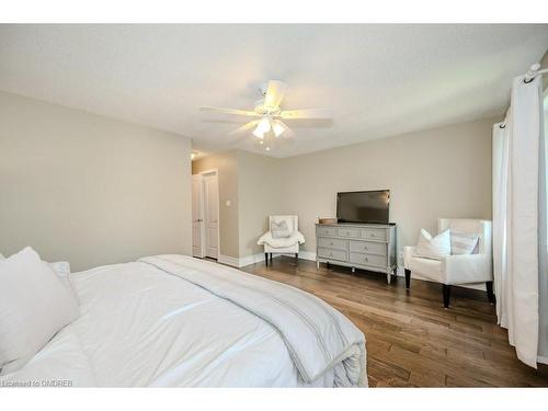 2095 Glenhampton Road, Oakville, ON - Indoor Photo Showing Bedroom