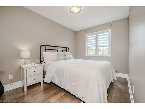 2095 Glenhampton Road, Oakville, ON - Indoor Photo Showing Bedroom