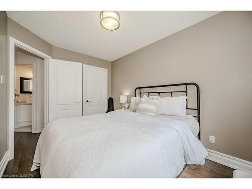 2095 Glenhampton Road, Oakville, ON - Indoor Photo Showing Bedroom