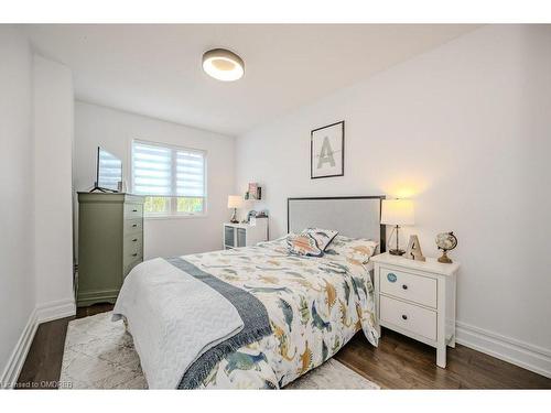 2095 Glenhampton Road, Oakville, ON - Indoor Photo Showing Bedroom