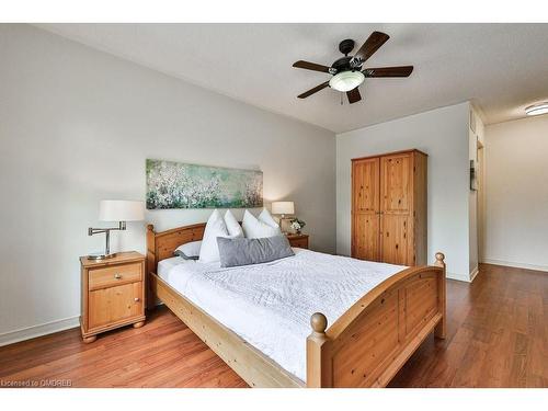 2422 Lazio Lane, Oakville, ON - Indoor Photo Showing Bedroom