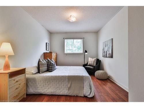 2422 Lazio Lane, Oakville, ON - Indoor Photo Showing Bedroom