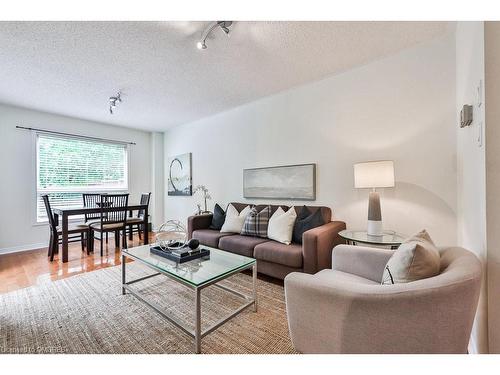 2422 Lazio Lane, Oakville, ON - Indoor Photo Showing Living Room