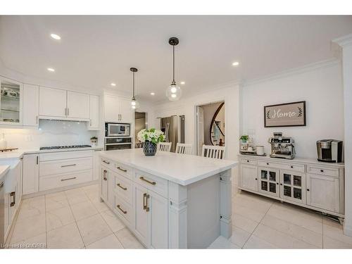 1457 Postmaster Drive, Oakville, ON - Indoor Photo Showing Kitchen With Upgraded Kitchen