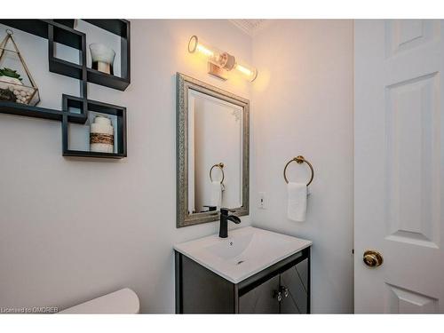 1457 Postmaster Drive, Oakville, ON - Indoor Photo Showing Bathroom