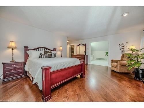 1457 Postmaster Drive, Oakville, ON - Indoor Photo Showing Bedroom