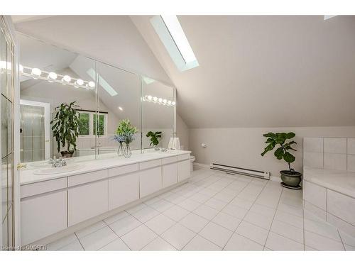 1457 Postmaster Drive, Oakville, ON - Indoor Photo Showing Bathroom