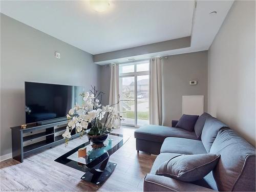 111-101 Shoreview Place Place, Stoney Creek, ON - Indoor Photo Showing Living Room