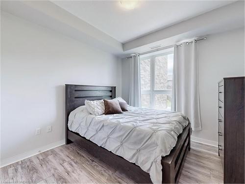 111-101 Shoreview Place Place, Stoney Creek, ON - Indoor Photo Showing Bedroom