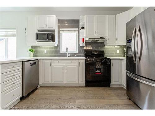 1542 Sandpiper Road, Oakville, ON - Indoor Photo Showing Kitchen