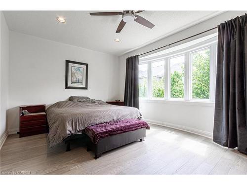 1542 Sandpiper Road, Oakville, ON - Indoor Photo Showing Bedroom