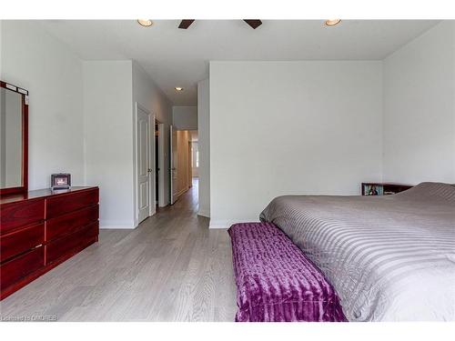 1542 Sandpiper Road, Oakville, ON - Indoor Photo Showing Bedroom