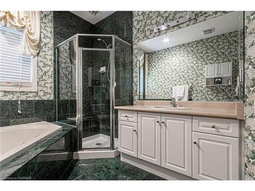 1542 Sandpiper Road, Oakville, ON - Indoor Photo Showing Bathroom