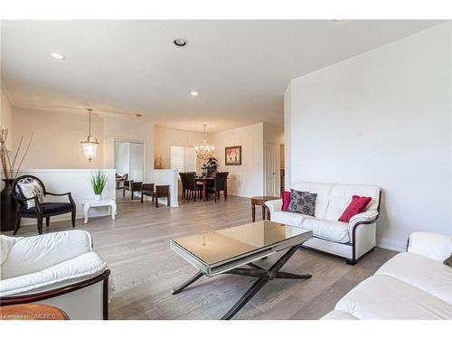 1542 Sandpiper Road, Oakville, ON - Indoor Photo Showing Living Room