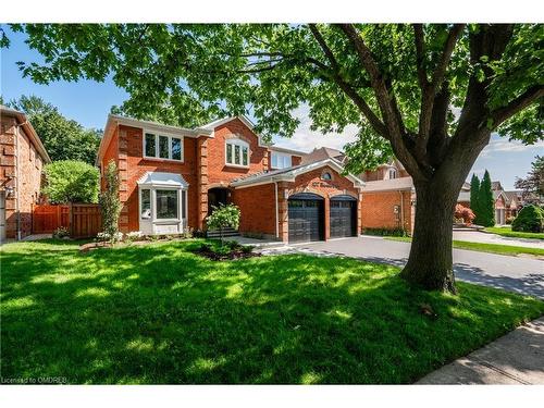 1217 Bowman Drive, Oakville, ON - Outdoor