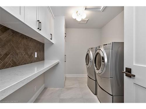 1217 Bowman Drive, Oakville, ON - Indoor Photo Showing Laundry Room